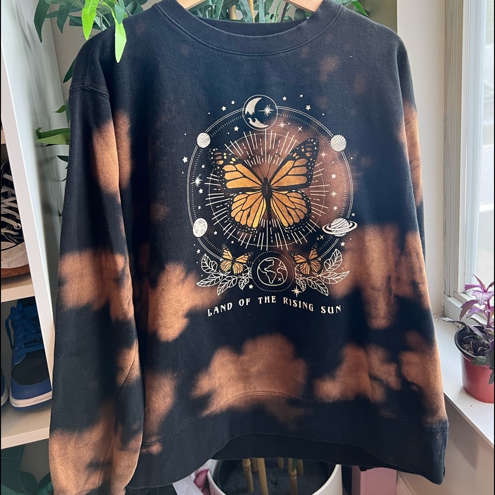 Butterfly crewneck